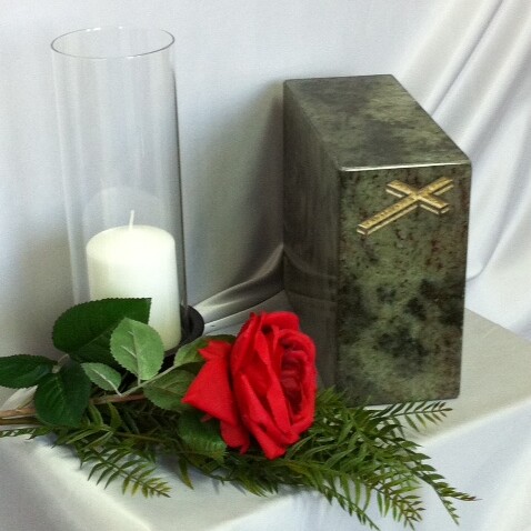 Urne verte avec croix-2